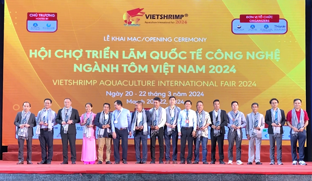2 nhan ky niem chuong
